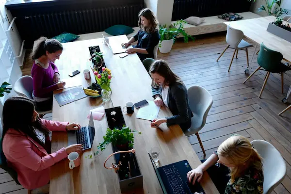 ¿Cómo puede tu empresa hacer que el Día de la Mujer tenga un impacto real