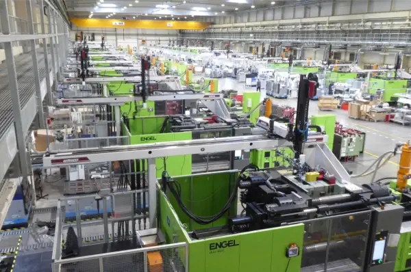 Procesos de producción en las fábricas de plásticos