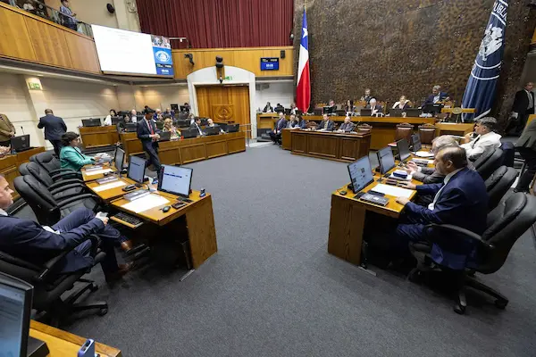 ¿Cómo afectan las nuevas leyes en Chile en tu vida diaria?