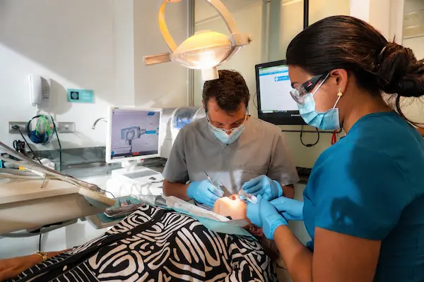Las mejores clínicas dentales en Santiago en 2026